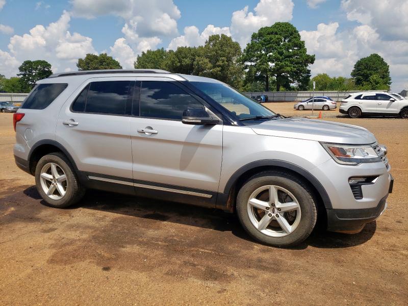 1FM5K7D84JGB39271 - 2018 FORD EXPLORER XLT Silber Foto 4