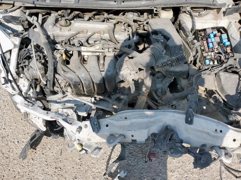 5YFBURHE2JP768300 - 2018 TOYOTA COROLLA L WHITE photo 11