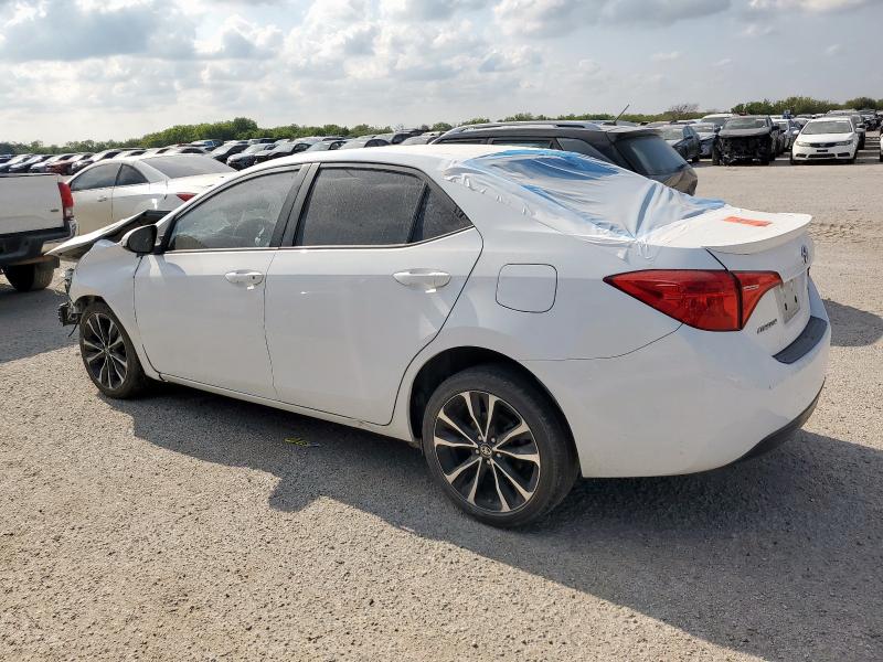 5YFBURHE2JP768300 - 2018 TOYOTA COROLLA L WHITE photo 2