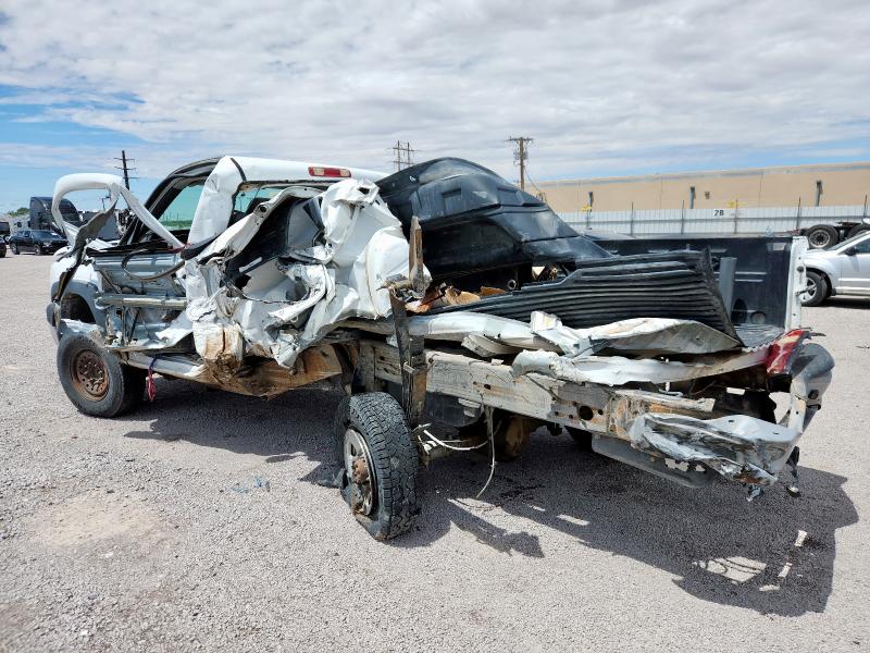 1GCHC24U54E203476 - 2004 CHEVROLET SILVERADO C2500 HEAVY DUTY WHITE photo 2