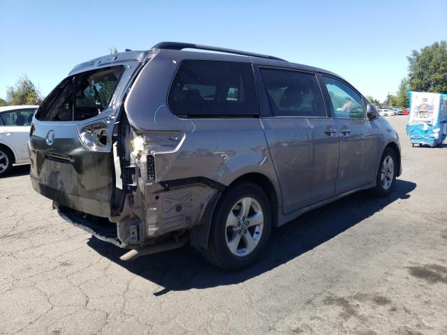 5TDKZ3DC8KS003135 - 2019 TOYOTA SIENNA LE GRAY photo 3