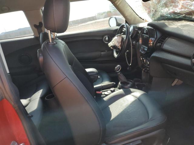 WMWXP5C54J2G63348 - 2018 MINI COOPER RED photo 10