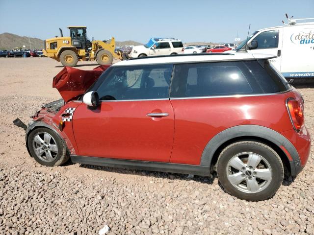 WMWXP5C54J2G63348 - 2018 MINI COOPER RED photo 2