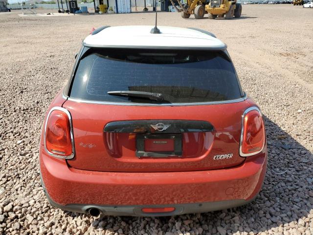 WMWXP5C54J2G63348 - 2018 MINI COOPER RED photo 6