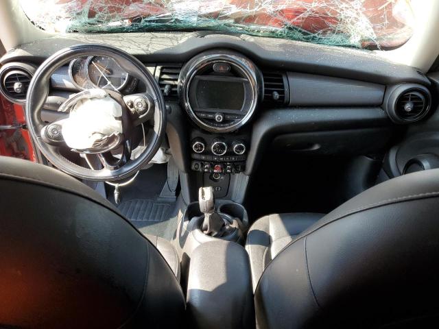 WMWXP5C54J2G63348 - 2018 MINI COOPER RED photo 8