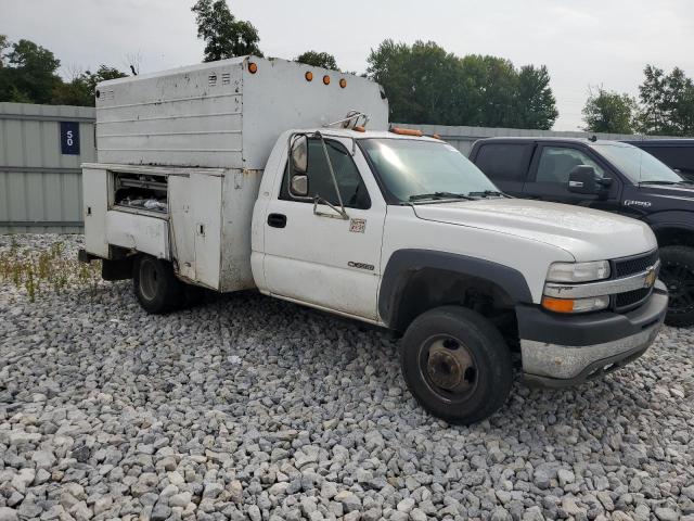 1GBJC34G42E257998 - 2002 CHEVROLET SILVERADO C3500 WHITE photo 4