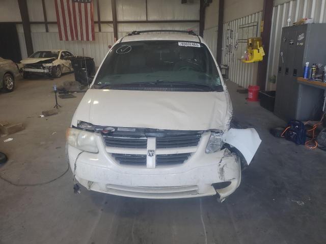 1D4GP45R25B117960 - 2005 DODGE CARAVAN SXT WHITE photo 5