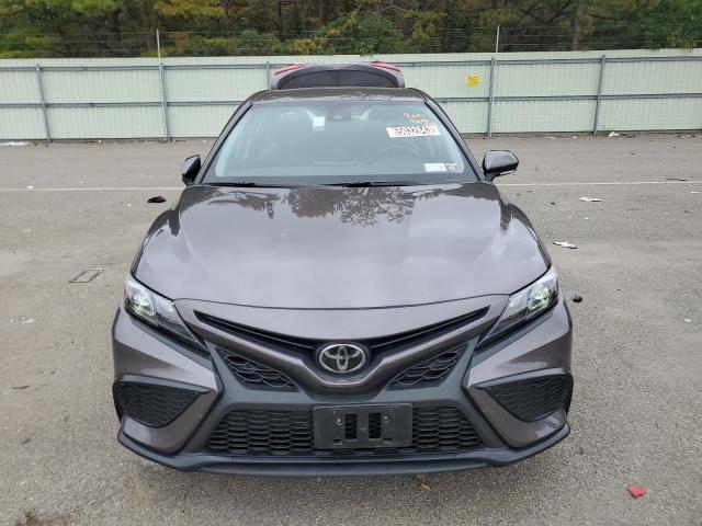4T1G11BK7PU091976 - 2023 TOYOTA CAMRY SE NIGHT SHADE GRAY photo 5