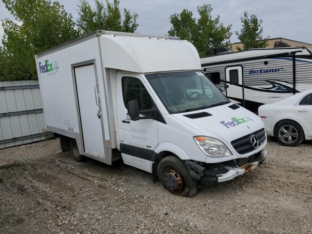 WDAPF3CC2C9510387 - 2012 MERCEDES-BENZ SPRINTER 3500 WHITE photo 4