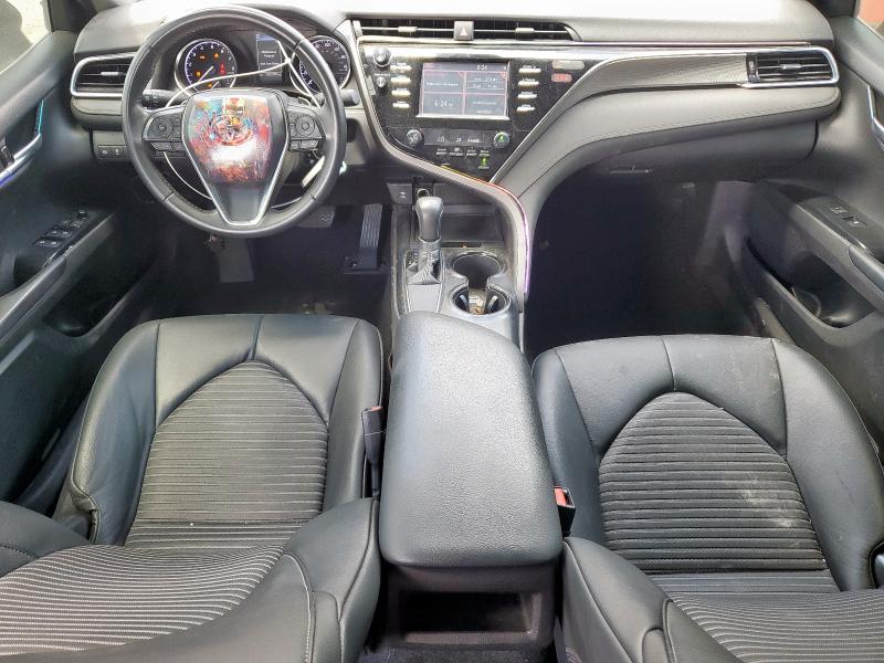 4T1B11HK9JU649657 - 2018 TOYOTA CAMRY L TWO TONE photo 8