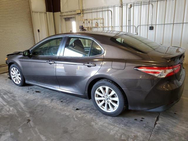 JTNB11HK1J3003888 - 2018 TOYOTA CAMRY L BROWN photo 2