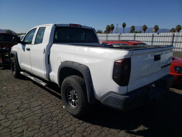 5TFRM5F1XJX129171 - 2018 TOYOTA TUNDRA DOUBLE CAB SR/SR5 WHITE photo 3