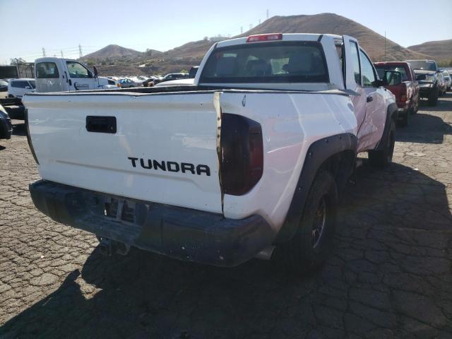 5TFRM5F1XJX129171 - 2018 TOYOTA TUNDRA DOUBLE CAB SR/SR5 WHITE photo 4