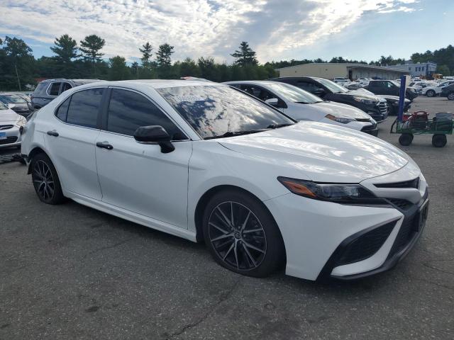 4T1G11BK3NU061466 - 2022 TOYOTA CAMRY SE WHITE photo 4