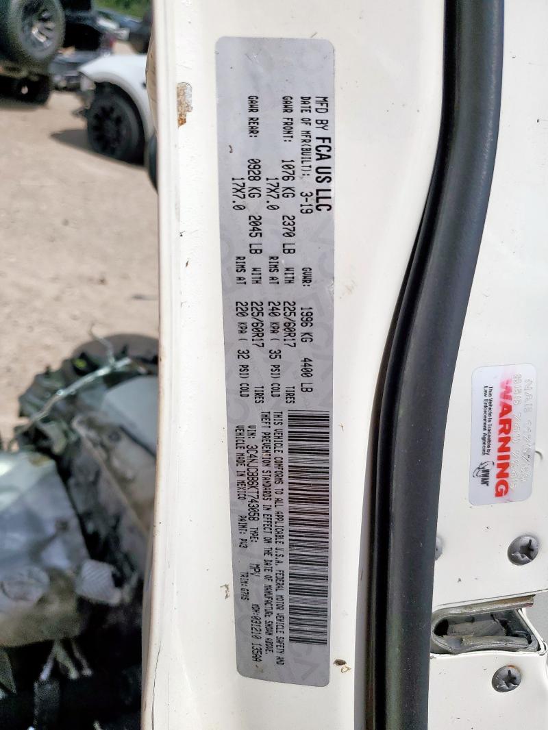 3C4NJCBB6KT743058 - 2019 JEEP COMPASS LATITUDE Blanc photo 13