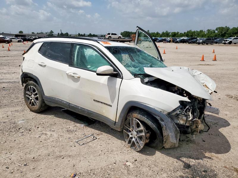 3C4NJCBB6KT743058 - 2019 JEEP COMPASS LATITUDE Blanc photo 4