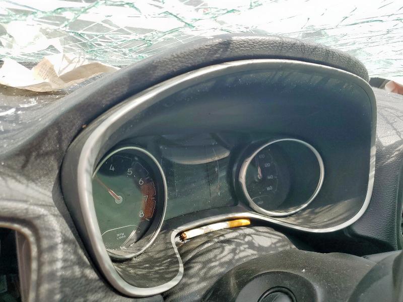 3C4NJCBB6KT743058 - 2019 JEEP COMPASS LATITUDE Blanc photo 9