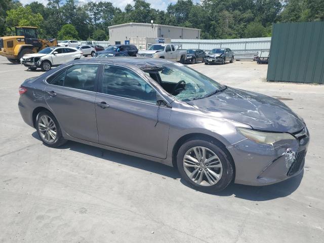 4T1BF1FK6HU333261 - 2017 TOYOTA CAMRY LE GRAY photo 4