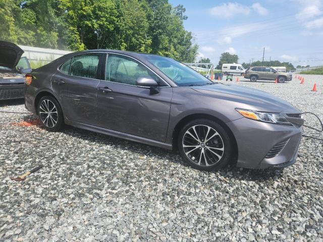 4T1B11HK6JU132767 - 2018 TOYOTA CAMRY L 灰色 照片 4