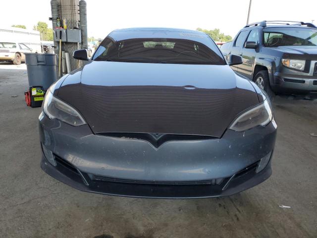 5YJSA1E20HF176131 - 2017 TESLA MODEL S Grau Foto 5