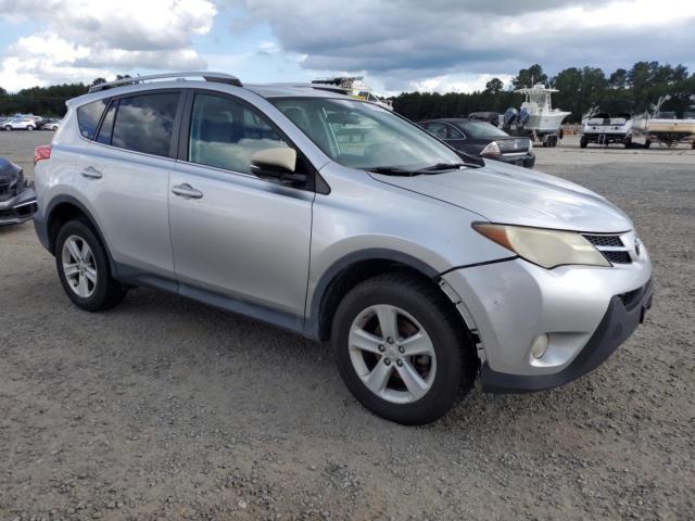 2T3RFREV3EW215650 - 2014 TOYOTA RAV4 XLE SILVER photo 4