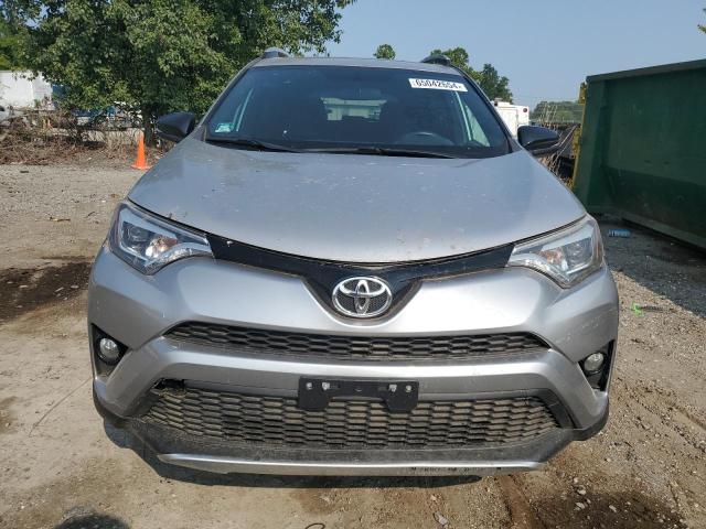 2T3JFREV1GW495987 - 2016 TOYOTA RAV4 SE SILVER photo 5