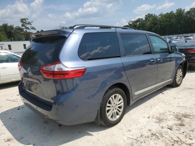 5TDYZ3DC9HS861622 - 2017 TOYOTA SIENNA XLE BLUE photo 3