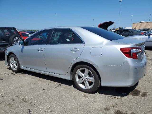 4T1BF1FK6EU447742 - 2014 TOYOTA CAMRY L ვერცხლისფერი ფოტო 2