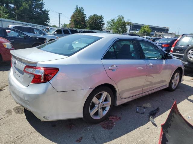 4T1BF1FK6EU447742 - 2014 TOYOTA CAMRY L ვერცხლისფერი ფოტო 3