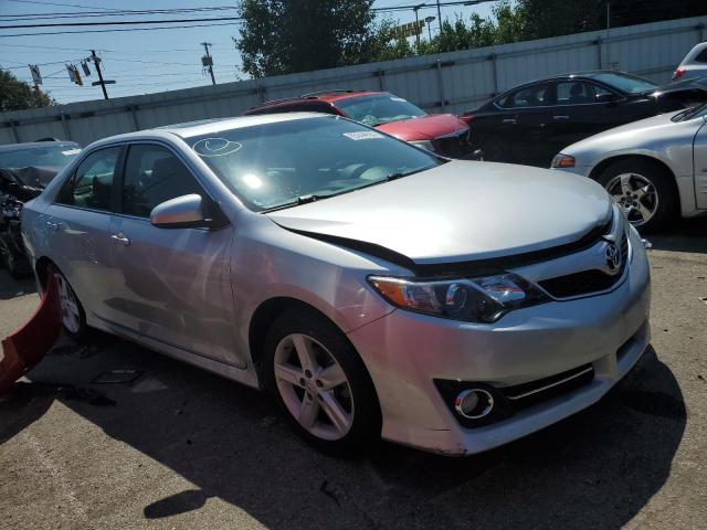 4T1BF1FK6EU447742 - 2014 TOYOTA CAMRY L ვერცხლისფერი ფოტო 4