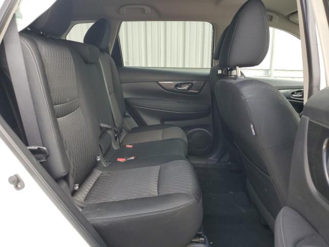 KNMAT2MV6JP554875 - 2018 NISSAN ROGUE S WHITE photo 11