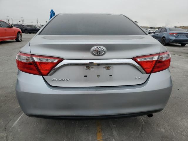 4T4BF1FK4FR487891 - 2015 TOYOTA CAMRY LE SILVER photo 6