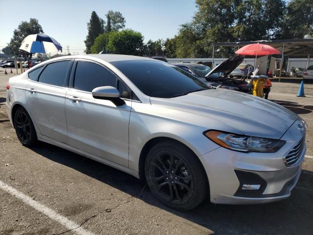 3FA6P0HD0KR134481 - 2019 FORD FUSION SE SILVER photo 4