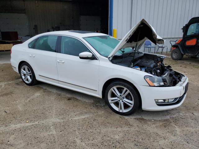 1VWCT7A35EC062020 - 2014 VOLKSWAGEN PASSAT SEL WHITE photo 4