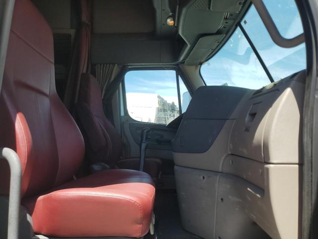 1FUJGLDR9JLJJ7224 - 2018 FREIGHTLINER CASCADIA 1 白色 照片 5