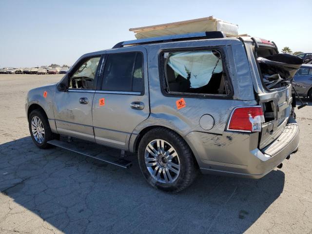 5LMFU27578LJ08887 - 2008 LINCOLN NAVIGATOR SILVER photo 2