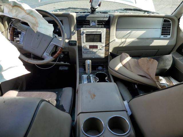 5LMFU27578LJ08887 - 2008 LINCOLN NAVIGATOR SILVER photo 8