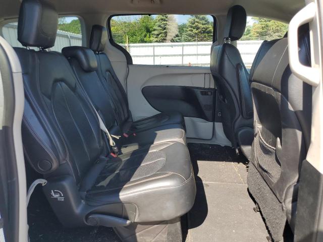 2C4RC1BGXJR217089 - 2018 CHRYSLER PACIFICA TOURING L SILVER photo 11