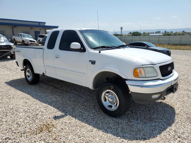 1FTRX18W22NA61275 - 2002 FORD F150 Weiß Foto 4