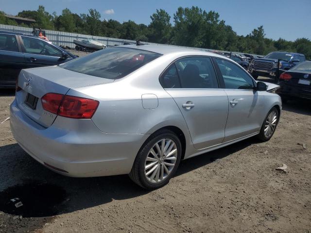 3VWLZ7AJ3BM304133 - 2011 VOLKSWAGEN JETTA SEL 银色 照片 3