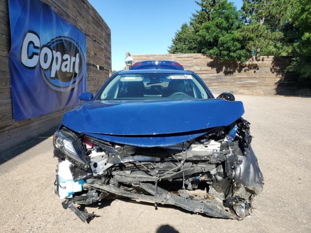 4T1F31AK1RU075587 - 2024 TOYOTA CAMRY XLE BLUE photo 5