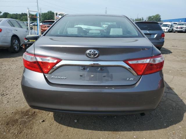 4T1BF1FKXHU278989 - 2017 TOYOTA CAMRY LE GRAY photo 6