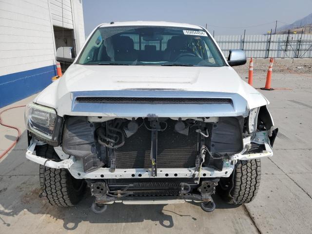 5TFBY5F18JX741939 - 2018 TOYOTA TUNDRA DOUBLE CAB LIMITED WHITE photo 5