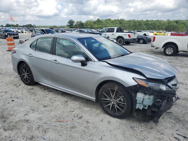4T1G11AK9NU711810 - 2022 TOYOTA CAMRY SE SILVER photo 4