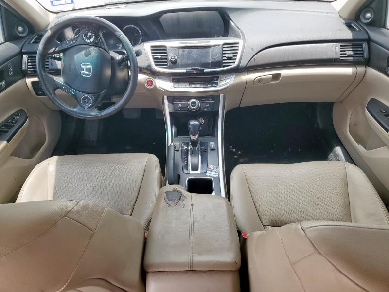 1HGCR3F97DA028938 - 2013 HONDA ACCORD TOURING WHITE photo 8