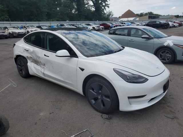 5YJ3E1EA8PF704562 - 2023 TESLA MODEL 3 Սպիտակ լուսանկար 4