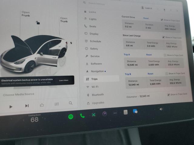 5YJ3E1EA8PF704562 - 2023 TESLA MODEL 3 Սպիտակ լուսանկար 9