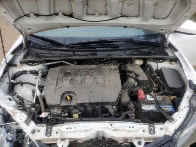 5YFBURHE7JP842990 - 2018 TOYOTA COROLLA L თეთრი ფოტო 11