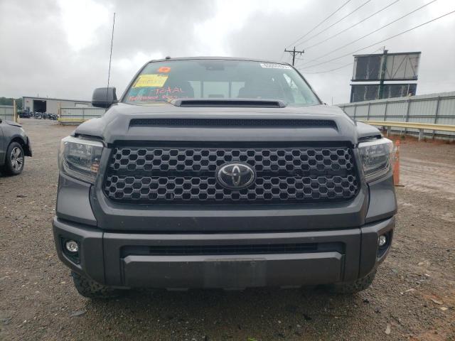 5TFUY5F14JX714357 - 2018 TOYOTA TUNDRA DOUBLE CAB SR/SR5 GRAY photo 5
