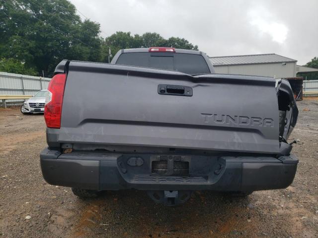 5TFUY5F14JX714357 - 2018 TOYOTA TUNDRA DOUBLE CAB SR/SR5 GRAY photo 6